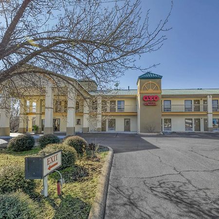 Oyo Hotel Grenada West Екстер'єр фото