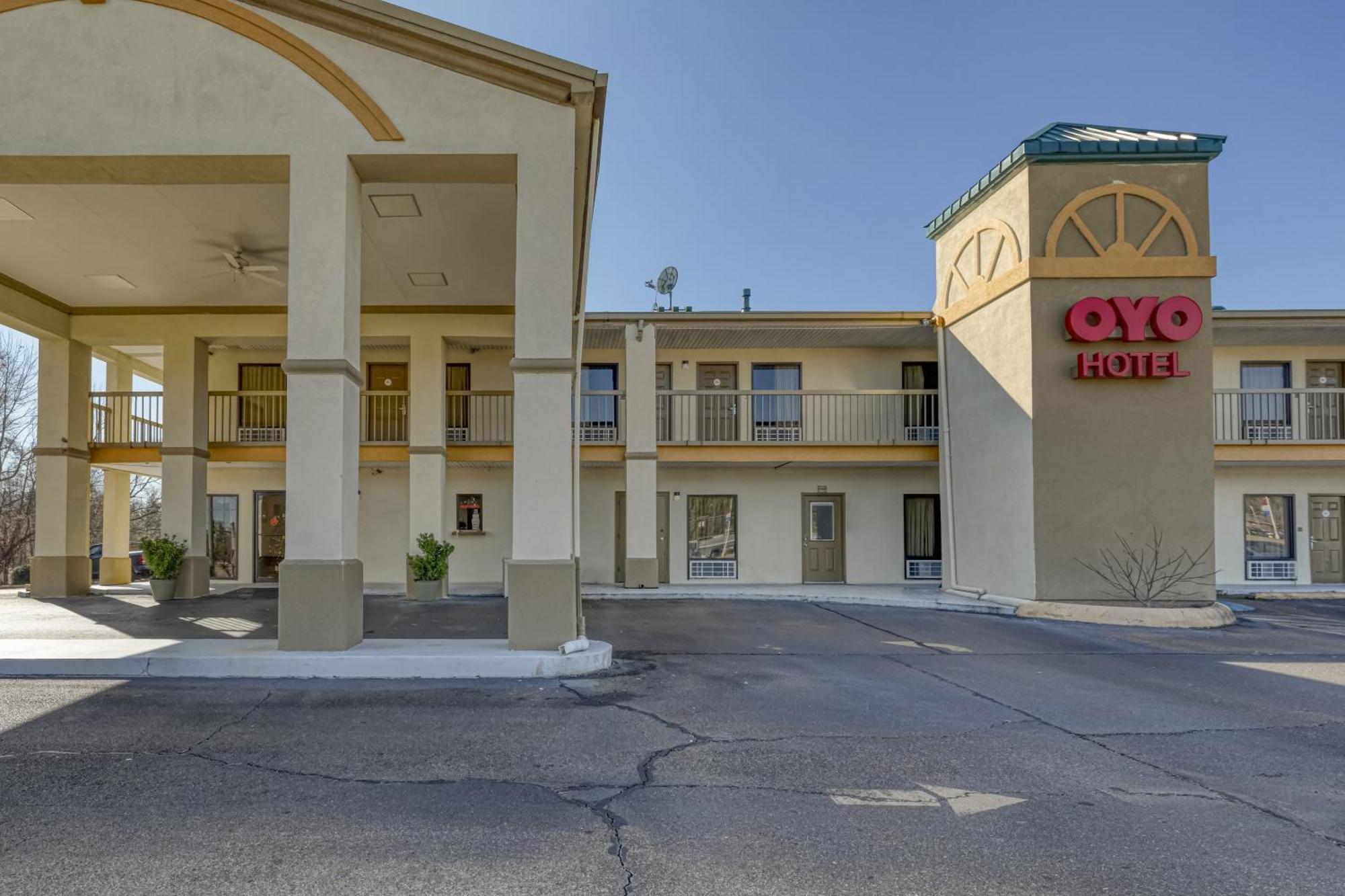 Oyo Hotel Grenada West Екстер'єр фото