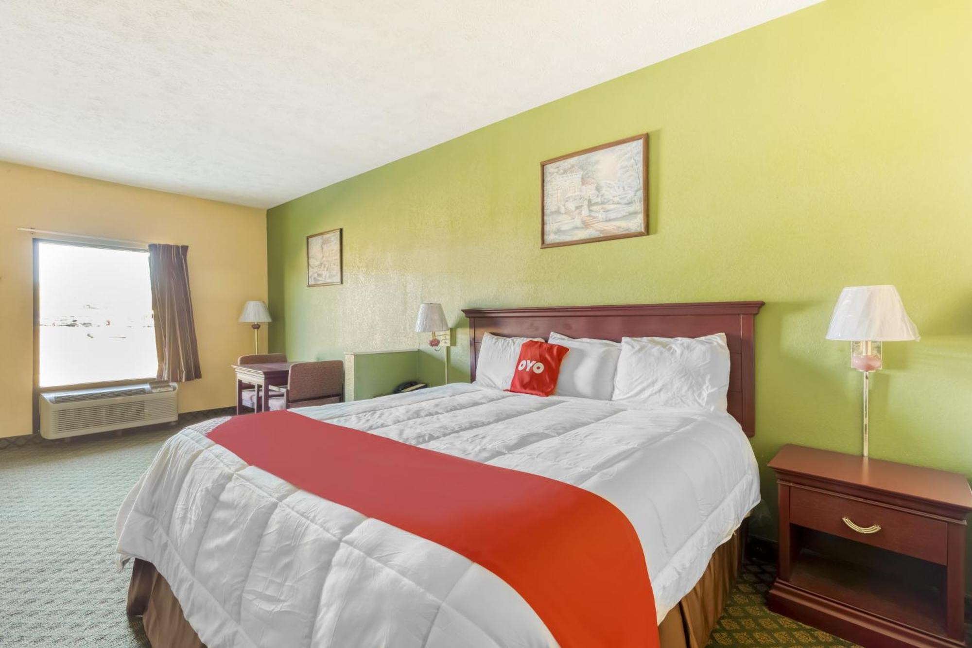 Oyo Hotel Grenada West Екстер'єр фото