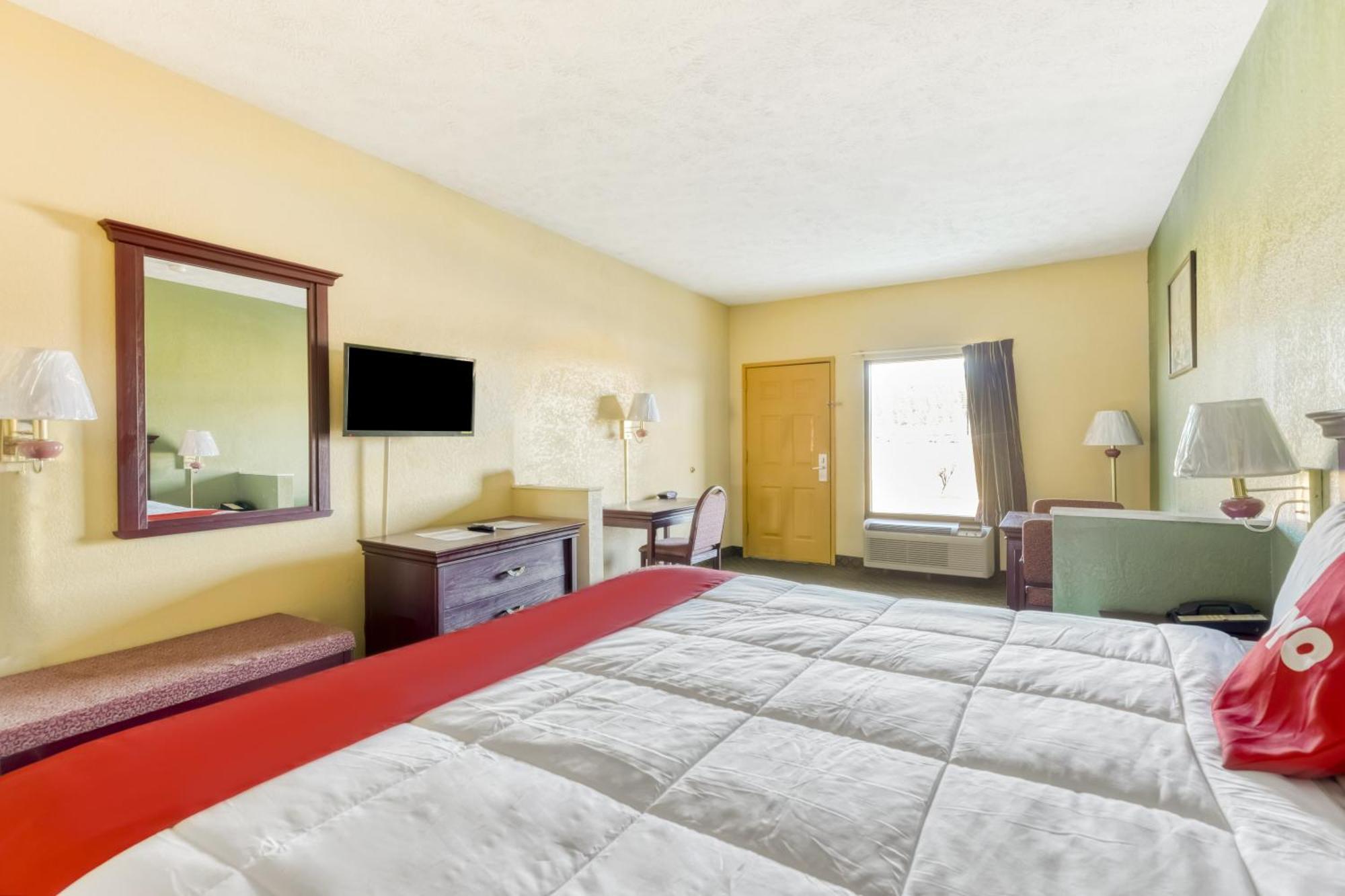 Oyo Hotel Grenada West Екстер'єр фото